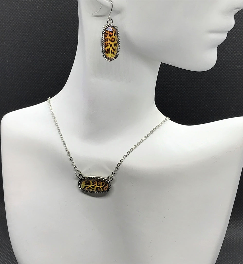 Leopard and Cheetah Necklace Set