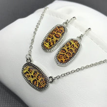 Load image into Gallery viewer, Leopard and Cheetah Necklace Set