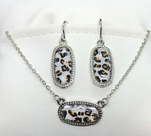 Load image into Gallery viewer, Leopard and Cheetah Necklace Set