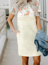 Cargar imagen en el visor de la galería, Ivory Floral Stripe Dress