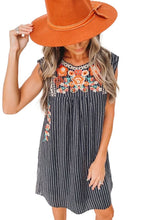 Cargar imagen en el visor de la galería, Embroidered Flower Dress