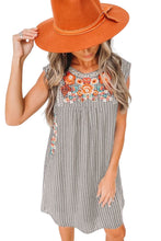Cargar imagen en el visor de la galería, Embroidered Flower Dress