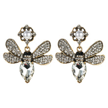 Load image into Gallery viewer, Mariposa de Crystal Earrings