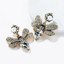 Load image into Gallery viewer, Mariposa de Crystal Earrings