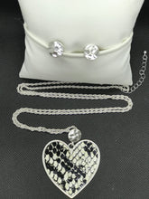 Load image into Gallery viewer, Leopard Heart and Butterfly Necklace Set