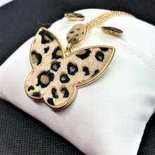 Load image into Gallery viewer, Leopard Heart and Butterfly Necklace Set