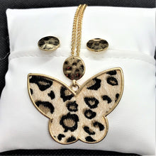 Load image into Gallery viewer, Leopard Heart and Butterfly Necklace Set