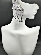 Cargar imagen en el visor de la galería, Dainty Butterfly Earrings