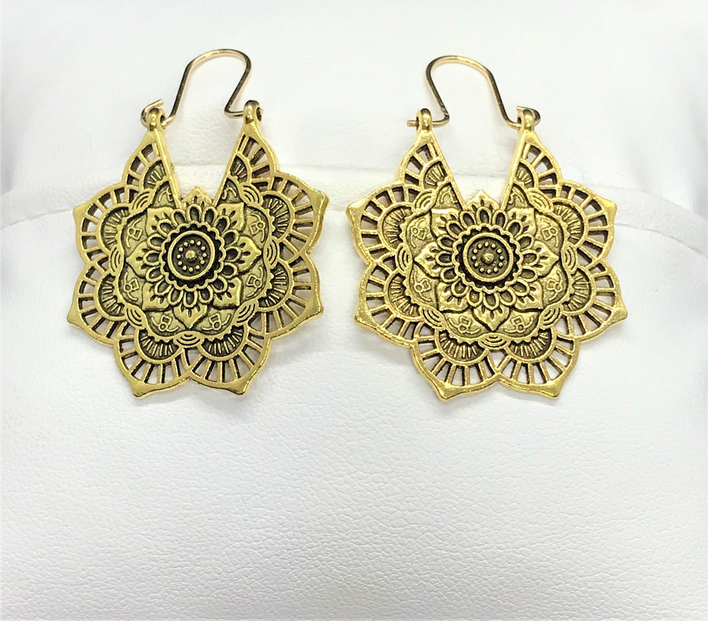 Candela Carved Flower Earrings