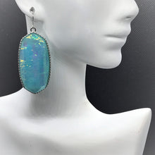 Cargar imagen en el visor de la galería, Celeste Mia Abalone Earrings