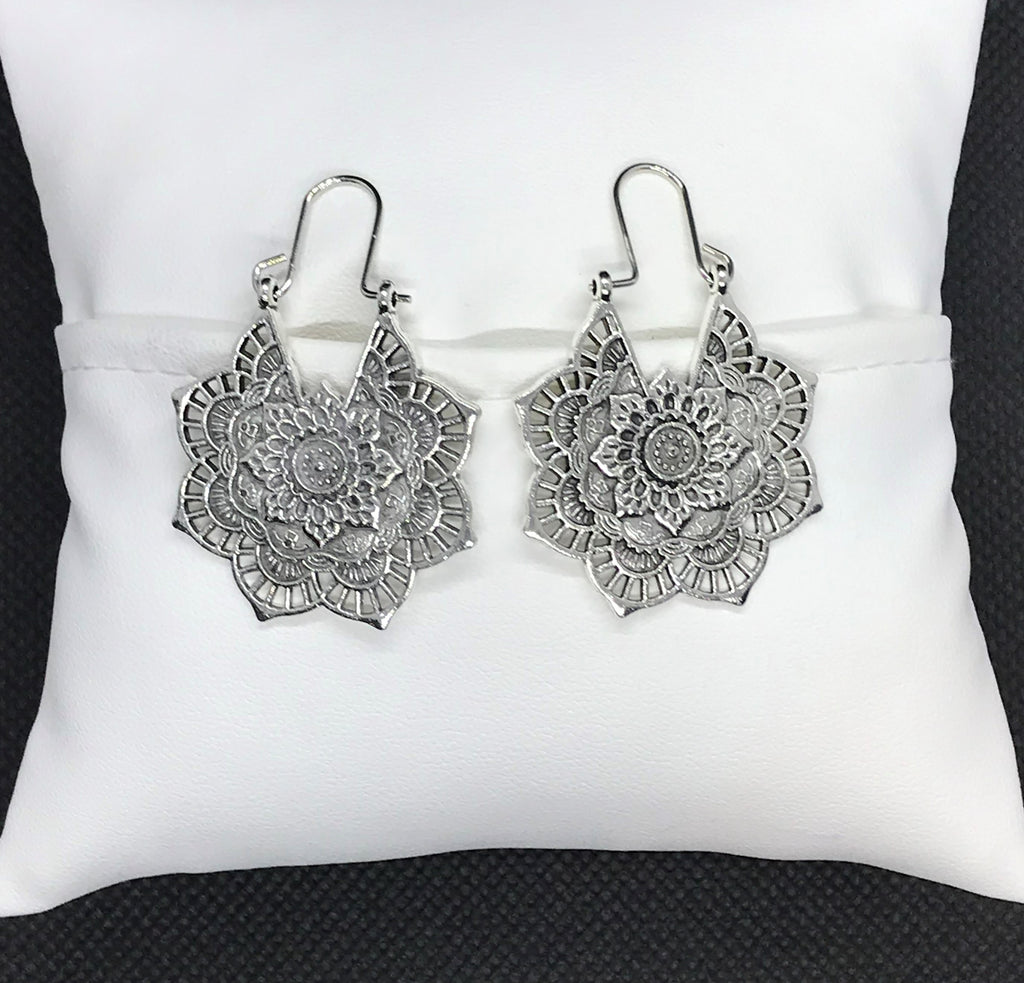 Candela Carved Flower Earrings