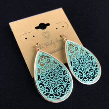 Load image into Gallery viewer, The Eleanor Earrings