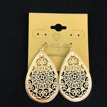 Load image into Gallery viewer, The Eleanor Earrings