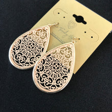 Load image into Gallery viewer, The Eleanor Earrings