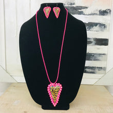 Load image into Gallery viewer, The Leoni Heart Set Necklace Set