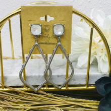 Load image into Gallery viewer, Tiana Earrings